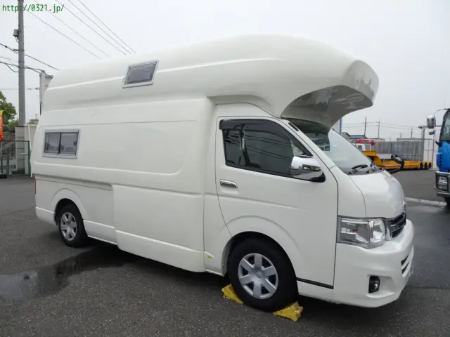 トヨタ ハイエース CBF-TRH221K(2WD)の写真2