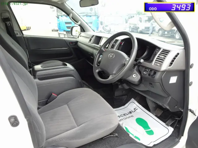 トヨタ ハイエース CBF-TRH221K(2WD)の写真8