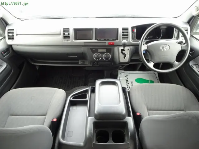 トヨタ ハイエース CBF-TRH221K(2WD)の写真38