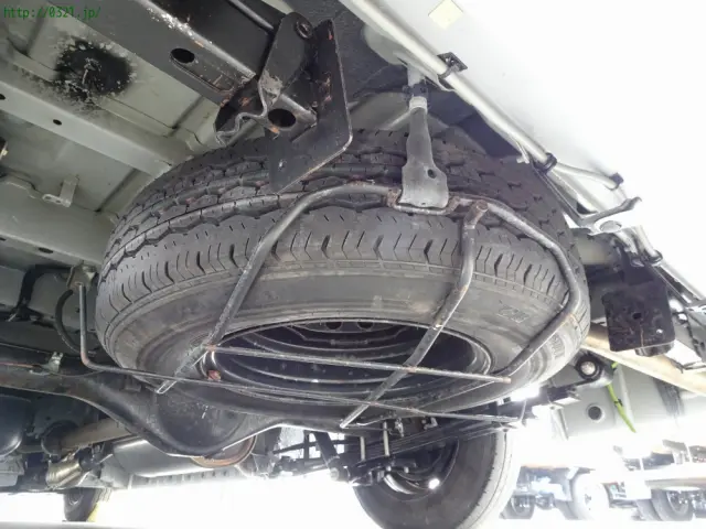 トヨタ ハイエース CBF-TRH221K(2WD)の写真46