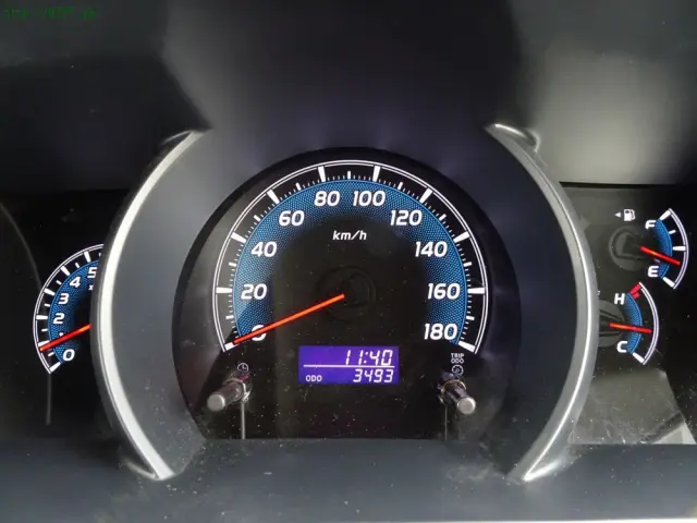 トヨタ ハイエース CBF-TRH221K(2WD)の写真48