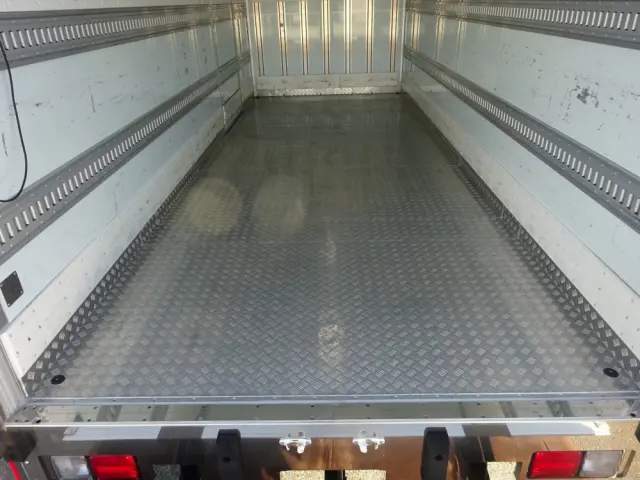 日野 レンジャー 2KG-FD2ABA(2WD)の写真15