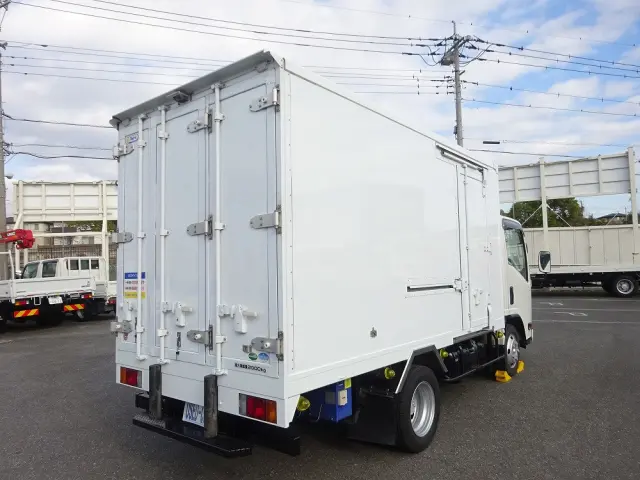 いすゞ エルフ TRG-NMR85N(2WD)の写真2