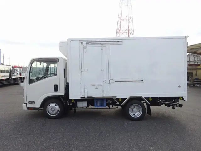 いすゞ エルフ TRG-NMR85N(2WD)の写真7