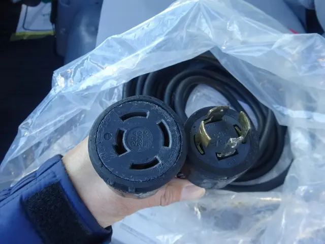 いすゞ エルフ TRG-NMR85N(2WD)の写真19