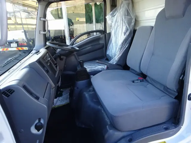 いすゞ エルフ TRG-NMR85N(2WD)の写真31