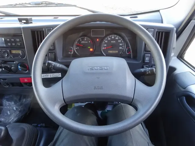 いすゞ エルフ TRG-NMR85N(2WD)の写真32