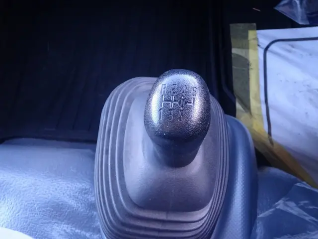 いすゞ エルフ TRG-NMR85N(2WD)の写真33