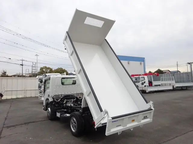 いすゞ エルフ 2RG-NKR88AM(2WD)の写真6