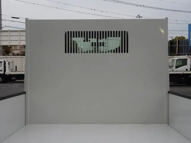 いすゞ エルフ 2RG-NKR88AM(2WD)の写真12