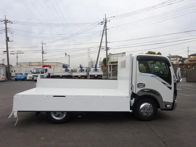 いすゞ エルフ 2RG-NKR88AM(2WD)の写真15