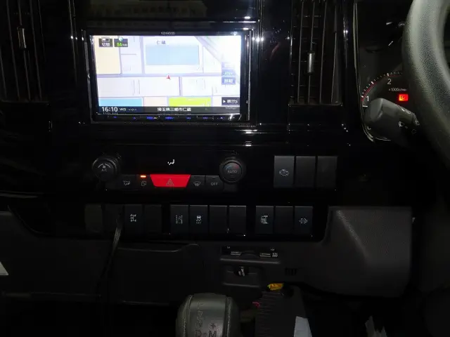 いすゞ エルフ 2RG-NKR88AM(2WD)の写真35