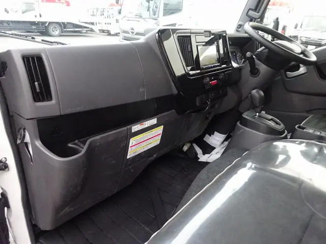 いすゞ エルフ 2RG-NKR88AM(2WD)の写真41
