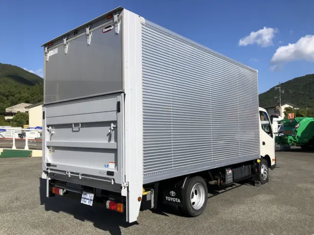トヨタ ダイナ 2RG-XZU710(2WD)の写真2