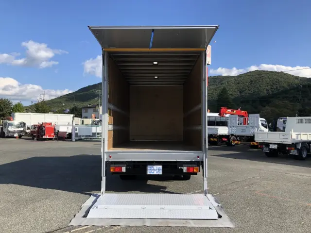 トヨタ ダイナ 2RG-XZU710(2WD)の写真3