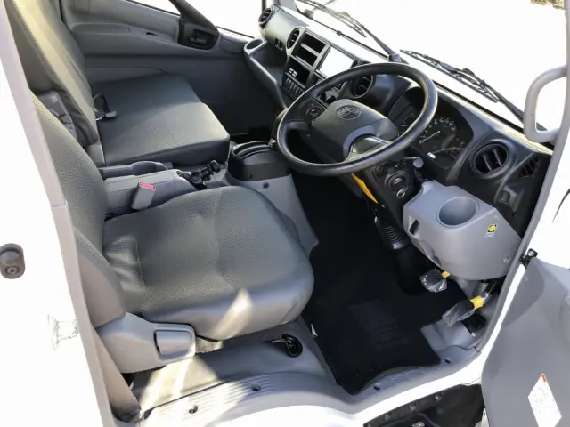 トヨタ ダイナ 2RG-XZU710(2WD)の写真4