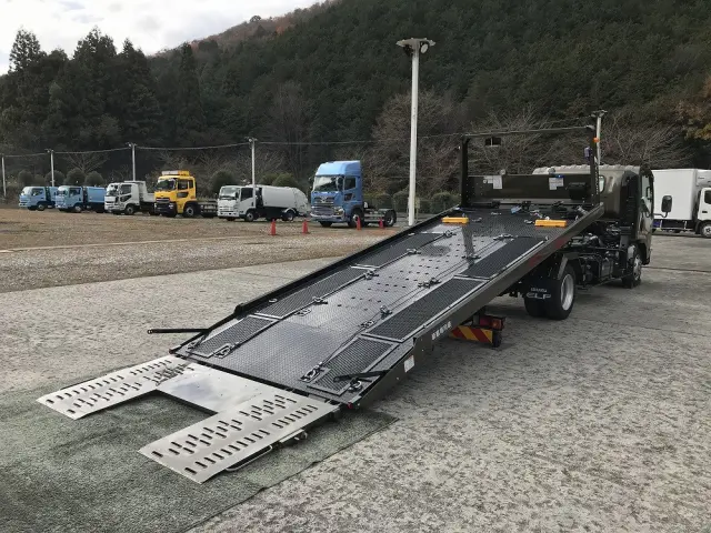 いすゞ エルフ 2RG-NPR88AM(2WD)の写真2