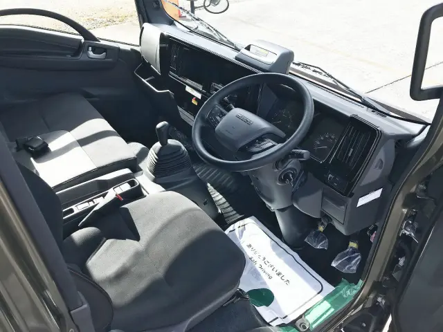 いすゞ エルフ 2RG-NPR88AM(2WD)の写真4