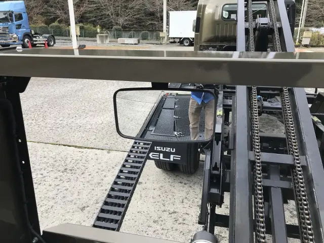 いすゞ エルフ 2RG-NPR88AM(2WD)の写真15