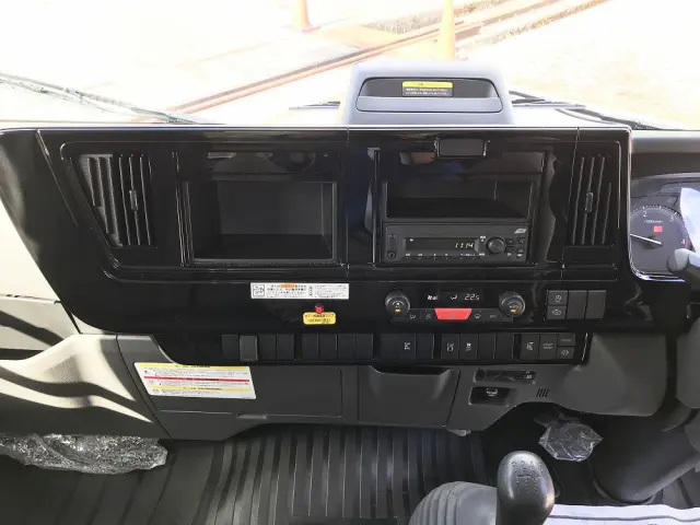 いすゞ エルフ 2RG-NPR88AM(2WD)の写真37