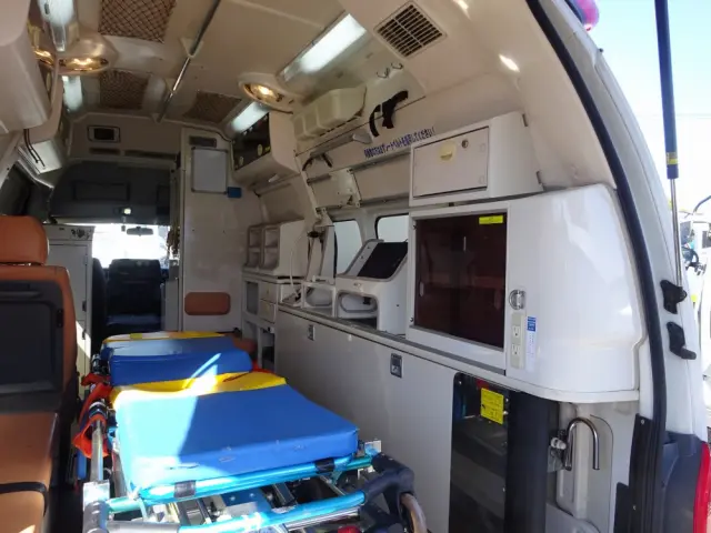 トヨタ ハイエース CBF-TRH221S(2WD)の写真12