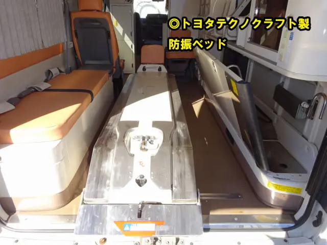 トヨタ ハイエース CBF-TRH221S(2WD)の写真14