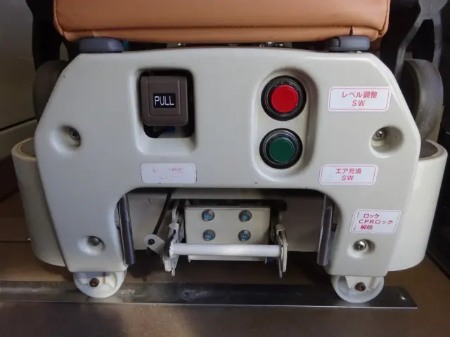 トヨタ ハイエース CBF-TRH221S(2WD)の写真18