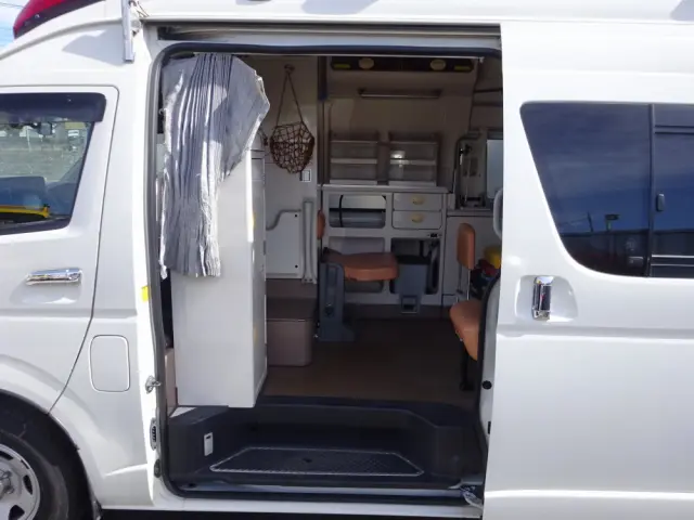 トヨタ ハイエース CBF-TRH221S(2WD)の写真21