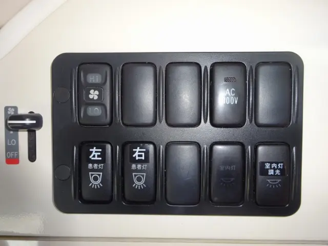 トヨタ ハイエース CBF-TRH221S(2WD)の写真27