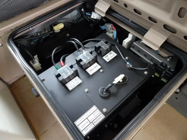 トヨタ ハイエース CBF-TRH221S(2WD)の写真28