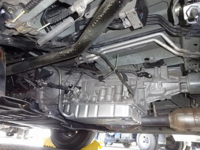 トヨタ ハイエース CBF-TRH221S(2WD)の写真30