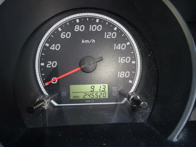 トヨタ ハイエース CBF-TRH221S(2WD)の写真50