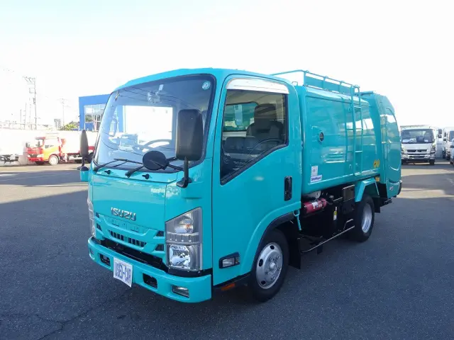 いすゞ エルフ TPG-NMR85AN(2WD)の写真1