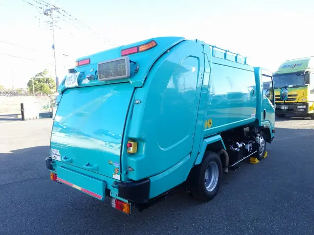 いすゞ エルフ TPG-NMR85AN(2WD)の写真2