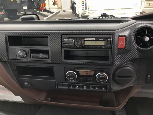 日野 レンジャー 2KG-FC2ABA(2WD)の写真38