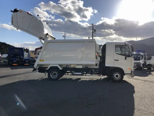 日野 レンジャー 2KG-FD2ABA(2WD)の写真7