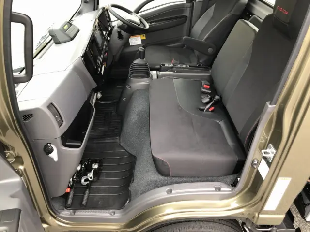 いすゞ エルフ 2RG-NPR88AM(2WD)の写真35