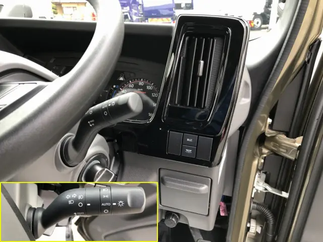 いすゞ エルフ 2RG-NPR88AM(2WD)の写真37