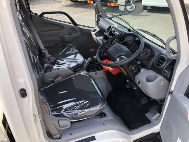 日野 デュトロ 2KG-XZC605M(2WD)の写真4
