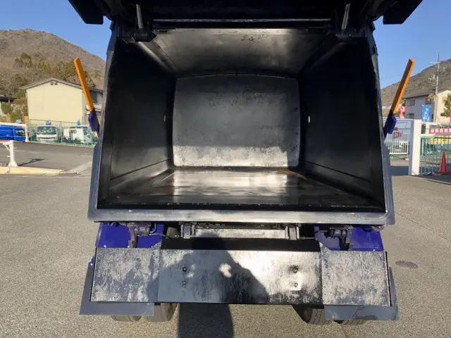 いすゞ エルフ TPG-NMR85N(2WD)の写真8