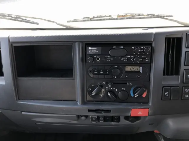 いすゞ エルフ TPG-NMR85N(2WD)の写真39