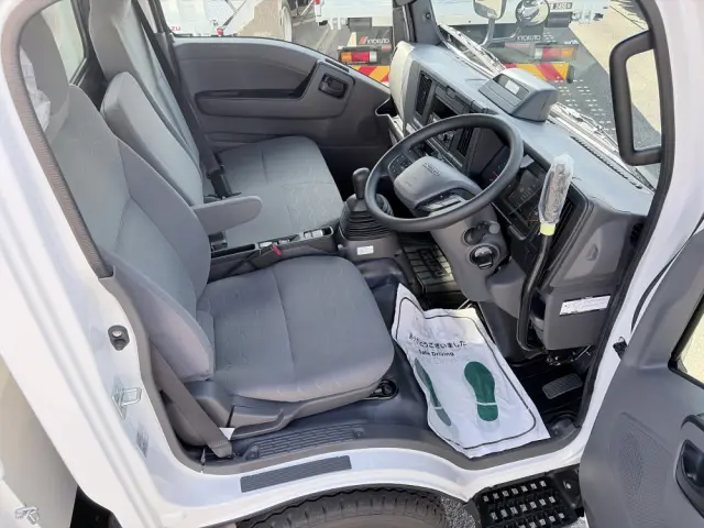 いすゞ エルフ 2RG-NKR88AT(2WD)の写真4