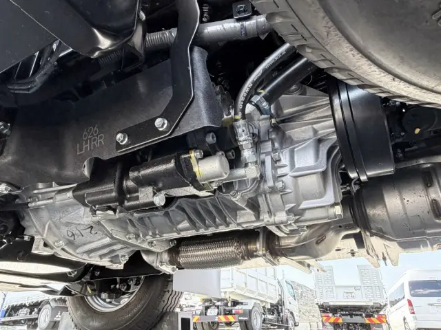 いすゞ エルフ 2RG-NKR88AT(2WD)の写真31