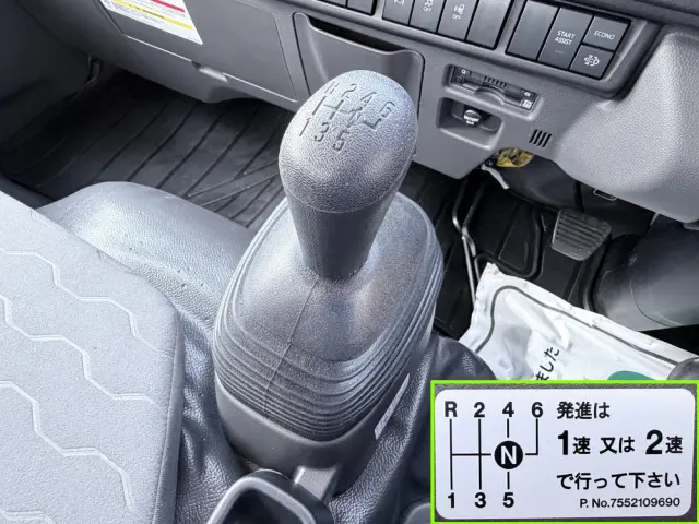 いすゞ エルフ 2RG-NKR88AT(2WD)の写真40