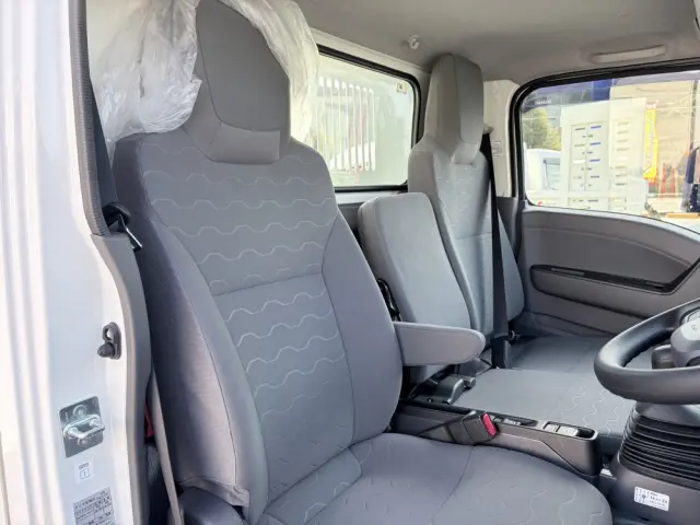 いすゞ エルフ 2RG-NKR88AT(2WD)の写真45