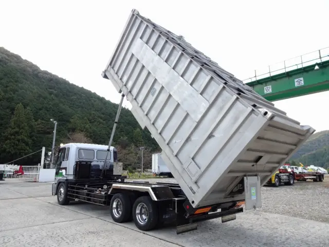 日野 プロフィア KL-FQ2PRHA(6x4)の写真6