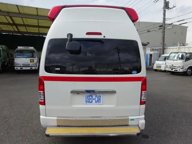 トヨタ ハイエース CBF-TRH221S(2WD)の写真3