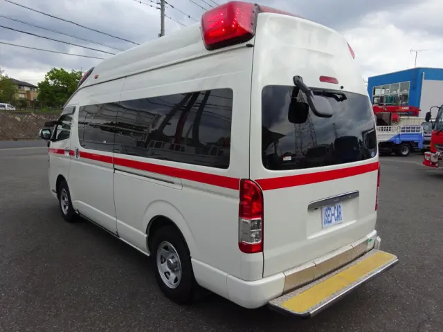 トヨタ ハイエース CBF-TRH221S(2WD)の写真6