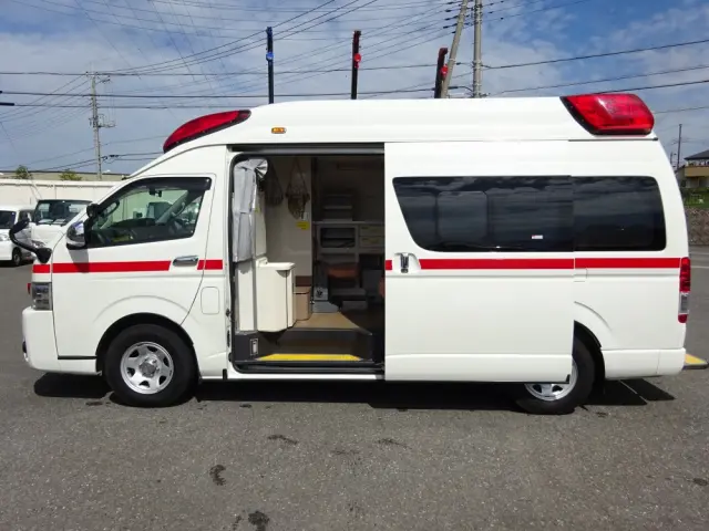 トヨタ ハイエース CBF-TRH221S(2WD)の写真8