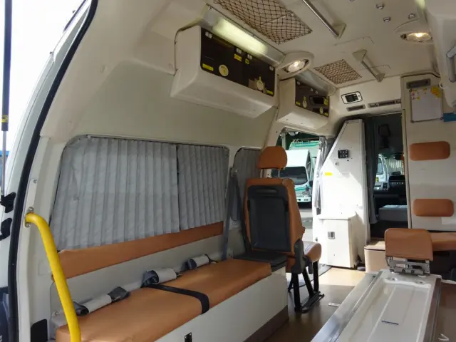 トヨタ ハイエース CBF-TRH221S(2WD)の写真11